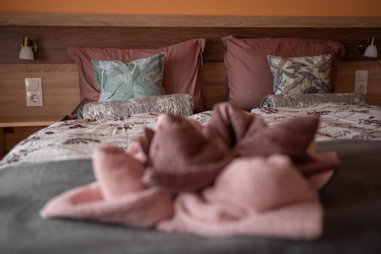 Benige Vendeghaz Hotell Demjén Exteriör bild